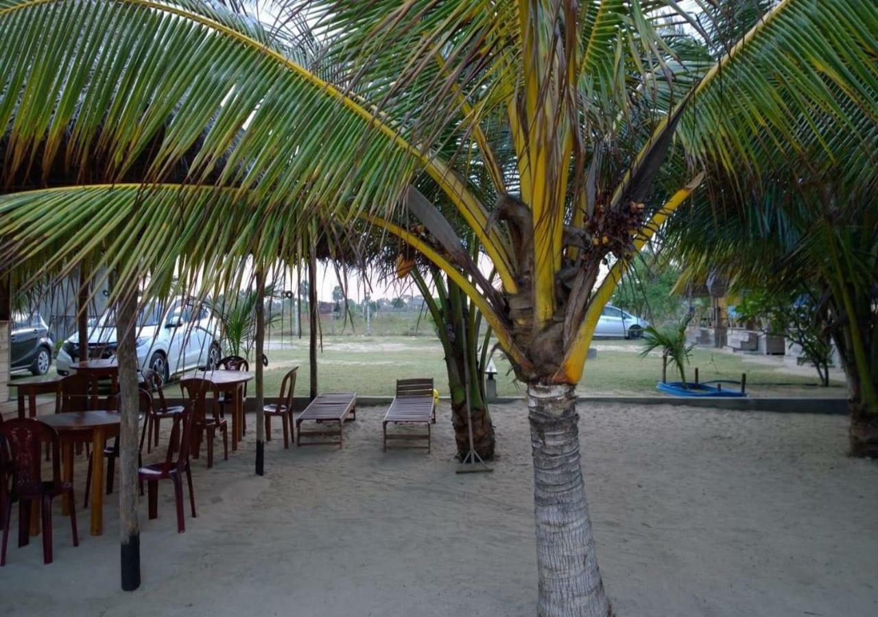 Ceylon Antheia Beach Resort Nilaveli Ngoại thất bức ảnh